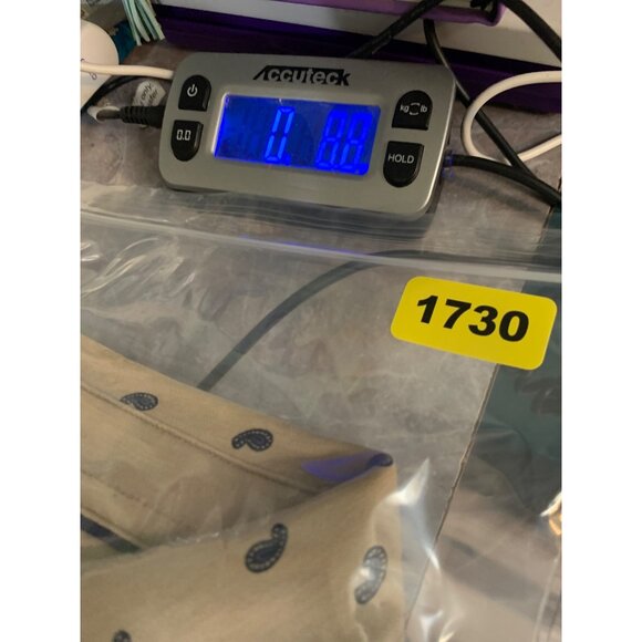 Cremieux Men’s XL Classics Polo Blue Paisley on Tan Collared Short Sleeve Shirt - Picture 5 of 5